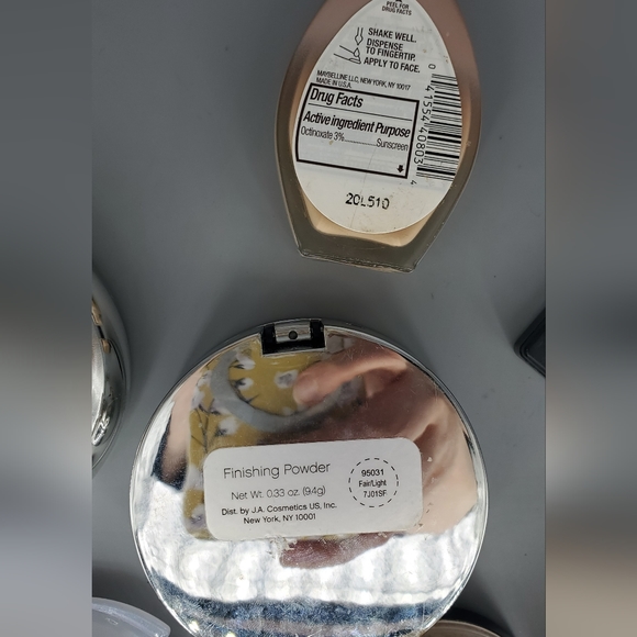 Lot of 10 Pressed Powders, Loose Powders, Foundation, Concealer and Case - Picture 7 of 15